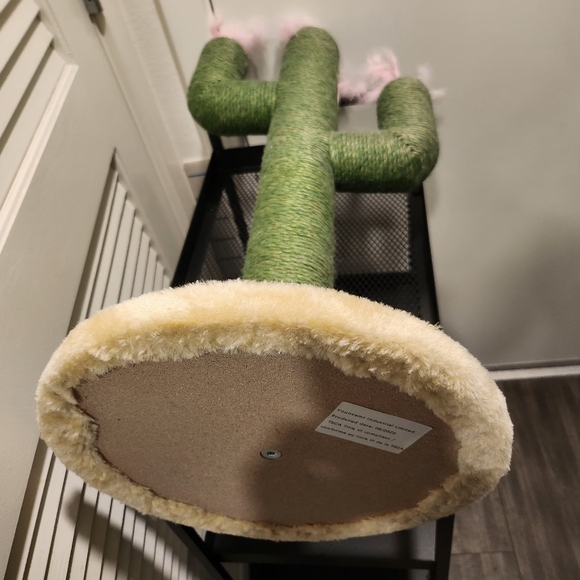 Wholesale Green Cactus Cat Scratching Post with Quality Jute Rop - Picture 6 of 6